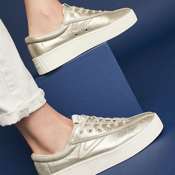 SOLD! Tretorn NYLITE 6 Metallic Leather Sneakers - Picture 1 of 7
